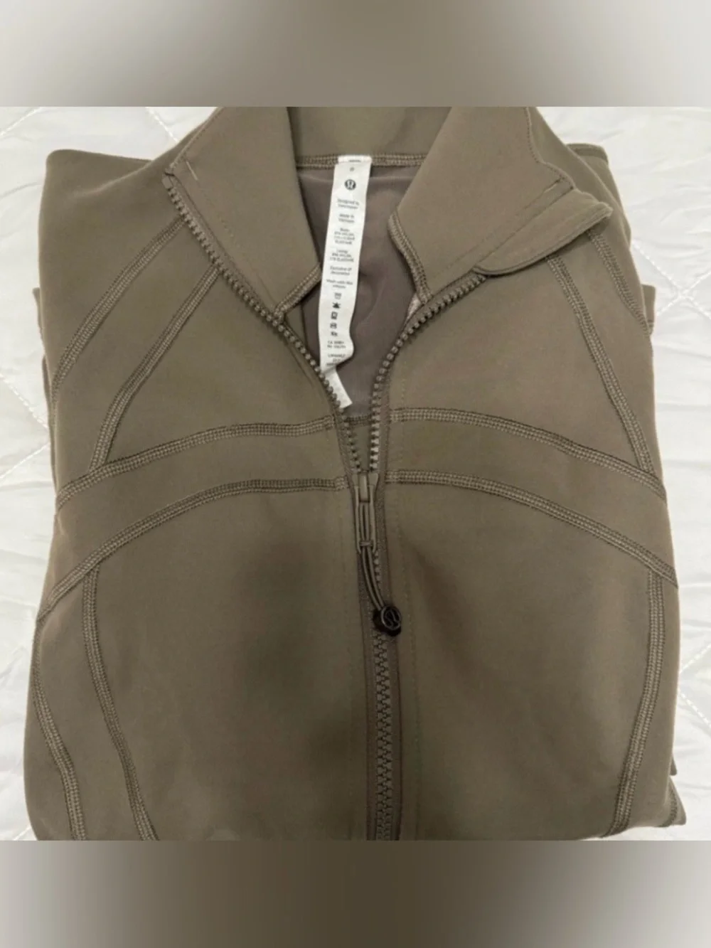 Lululemon Athletica Women’s Luon Define  Jacket Dark Olive First Release size 8